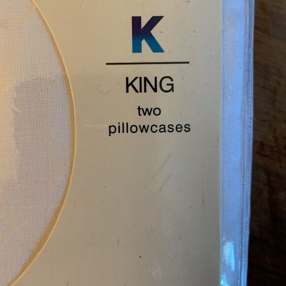 WAMSUTTA 300 thread count king size set of two pillowcases white. - Picture 2 of 5
